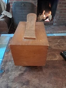 Vintage Schuhputzkasten aus Holz mit Bürsten - Bild 1 von 9