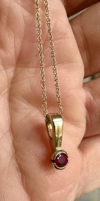 Colgante Rubí Natural Oro 14K y Delicada Cadena Oro 18" 14K 2.5g *leer Foto 1 de 4