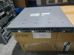 Juniper SRX345-SYS-JE-2AC SRX345 Services Gateway 16GE, 4x MPIM slots, 4G RAM - Afbeelding 1 van 5