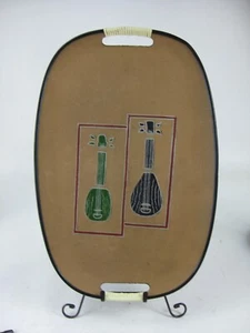 Mid Century Composite Serviertablett mit stilisierten Mandolinen 17 1/2 Zoll - Bild 1 von 11