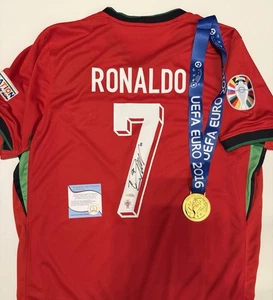 Cristiano Ronaldo Handsigniert EM Trikot Zertifiziert - Bild 1 von 17