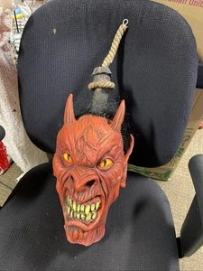Cabeza de diablo roja utilería de Halloween. Cabeza de Satanás rara descatalogada utilería ¡Realmente bonito! - Imagen 1 de 13