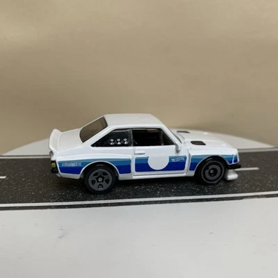 Hot Wheels Retro Racers #4/250 Ford Escort RS2000 White/Blue Stripes 1/10 NM - Image 1 of 4