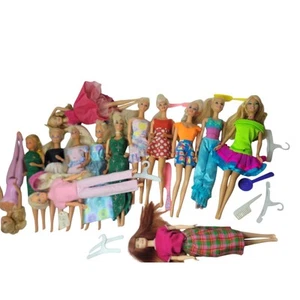 14 Vintage Barbies & a Few Accessories - Picture 1 of 15