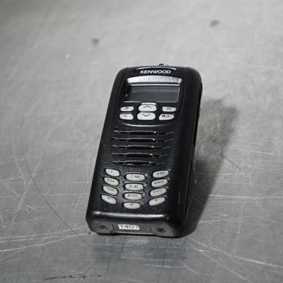  Transceptores Kenwood TK-5220-K2 VHF P25/512 canales/136-174 MHz/5 W Foto 1 de 4