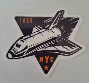 Space Shuttle - Adesivo circa Materiale lucido 2 1/2" x 2 1/4" - Foto 1 di 2
