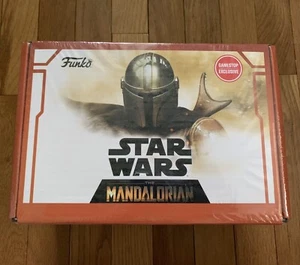 Funko Star Wars The Mandalorian Collector Box GAMESTOP EXCLUSIVE Bobble Head Pin - Picture 1 of 3