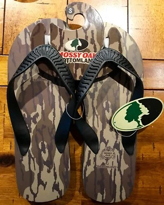 MOSSY OAK BOTTOMLAND CAMO Men's FLIP FLOPS / SANDALS  SMALL NEW WITH TAGS - Image 1 of 3