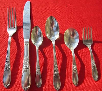 Plato de plata Borgoña 1934 también conocido como patrón de champán 6 piezas juveniles de Wm Rogers Foto 1 de 4