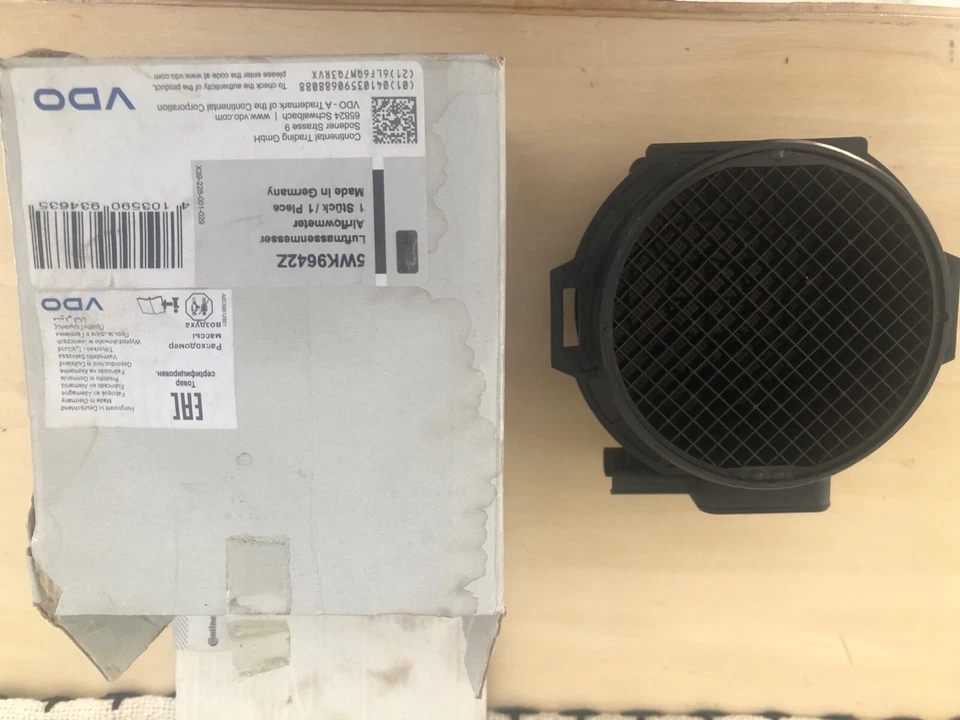 mass air flow meter sensor practically brand new  - Image 1 of 4