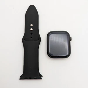 Apple Watch Series 7 45mm A2474 W dobrym stanie | Aluminium z opaską | TYLKO GPS - Zdjęcie 1 z 7