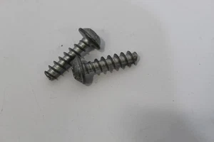 Audi A3 8Y Oval Torx Head Panel Screws Pair 6x22 New Genuine N10611201 - Picture 1 of 13