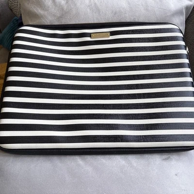 Estuche para portátil Kate Spade New York náutico a rayas blancas y negras - “Raina” 13” Foto 1 de 4