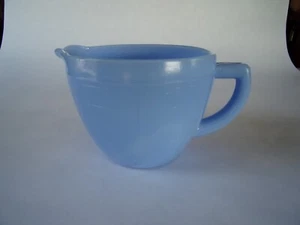 Vintage Jeannette Delphite Blue 16oz Measuring Cup w/Sunflower bottom - Picture 1 of 5
