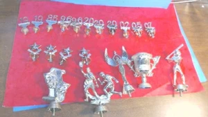 Vintage-Toppers de trofeos-20-fechas-estatuillas ESTRELLAS latón pulido color plástico- - Imagen 1 de 6