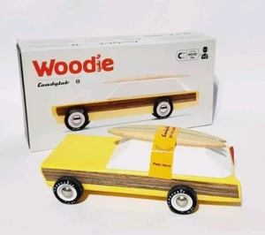 Candylab - Auto Giocattolo Woodie | Giocattoli Retrò e Giocattoli in Legno Station Wagon Tavola da Surf - Foto 1 di 6