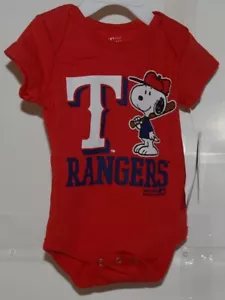 Mercancía Genuina Peanuts MLB Licencia Texas Rangers 0 3 Meses Rojo Una Pieza - Imagen 1 de 6