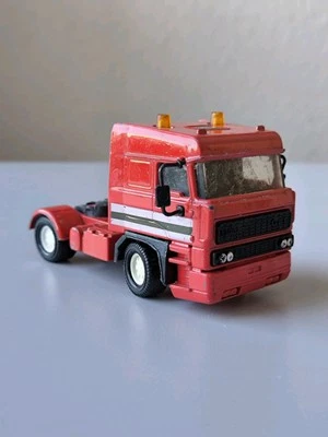 Matchbox K128 - DAF 3300 Space Cab (Rot) mit einem Anhänger - Bild 1 von 4