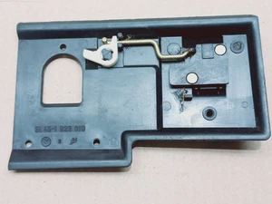 BMW E32 DRIVER SIDE GLOVE BOX OPENING HANDLE CATCH UPPER PART 1928810 LHD - Picture 1 of 5