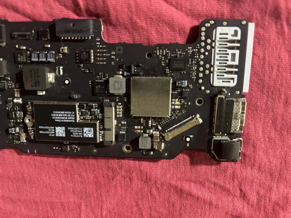 Apple 6617476 Logic Board for 13 inch MacBook Air 2013 new - Image 1 of 4