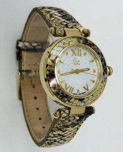 GUESS COLLECTION WOMEN'S GC LADYCHIC 32MM LEATHER BAND QUARTZ WATCH Y10003L1 - Picture 1 of 7