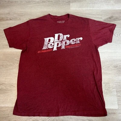 Camiseta Dr. Pepper Para Hombre Gráfico Envejecido Grande Roja Brezo Foto 1 de 4