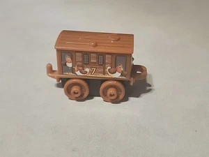 Thomas & Friends Minis Toby #7 mit Hühnerzug Figur 2015 Mattel Sammlerstück - Bild 1 von 4