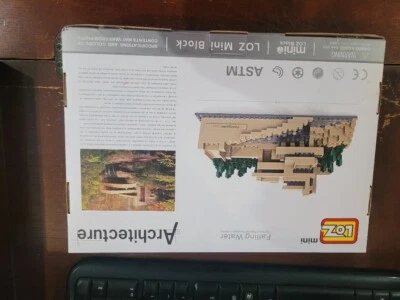 LOZ 1016 Mini Fallingwater - Image 1 of 2