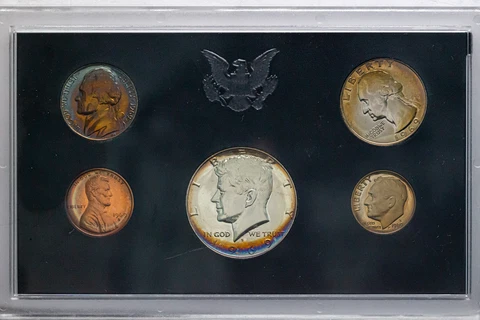 1969-S US MINT PROOF SET NEON BLUE COLOR HALF DOLLAR TONING BU GEM UNC (DR) Cover