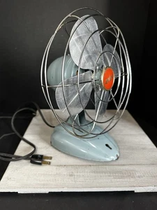 Vintage Zero Electric Metal Fan Works Tested Teal Art Deco Desk MCM Collectible - Picture 1 of 10