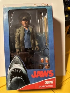 NECA 8" NEW Ultimate Quint Shark Battle Cloth W/ Accessories Damaged Box - Imagen 1 de 5