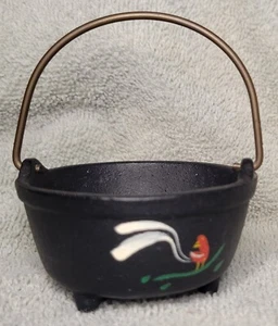 Vintage John Wright Painted Cast Iron Amish Mini Pot / Cauldron / Kettle - Picture 1 of 4
