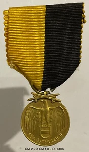AUSTRIA 1914-1918 MEDAGLIA MIGNON CON SERTO DI SPADE COMMEMORATIVA 1a G.M. - Picture 1 of 8
