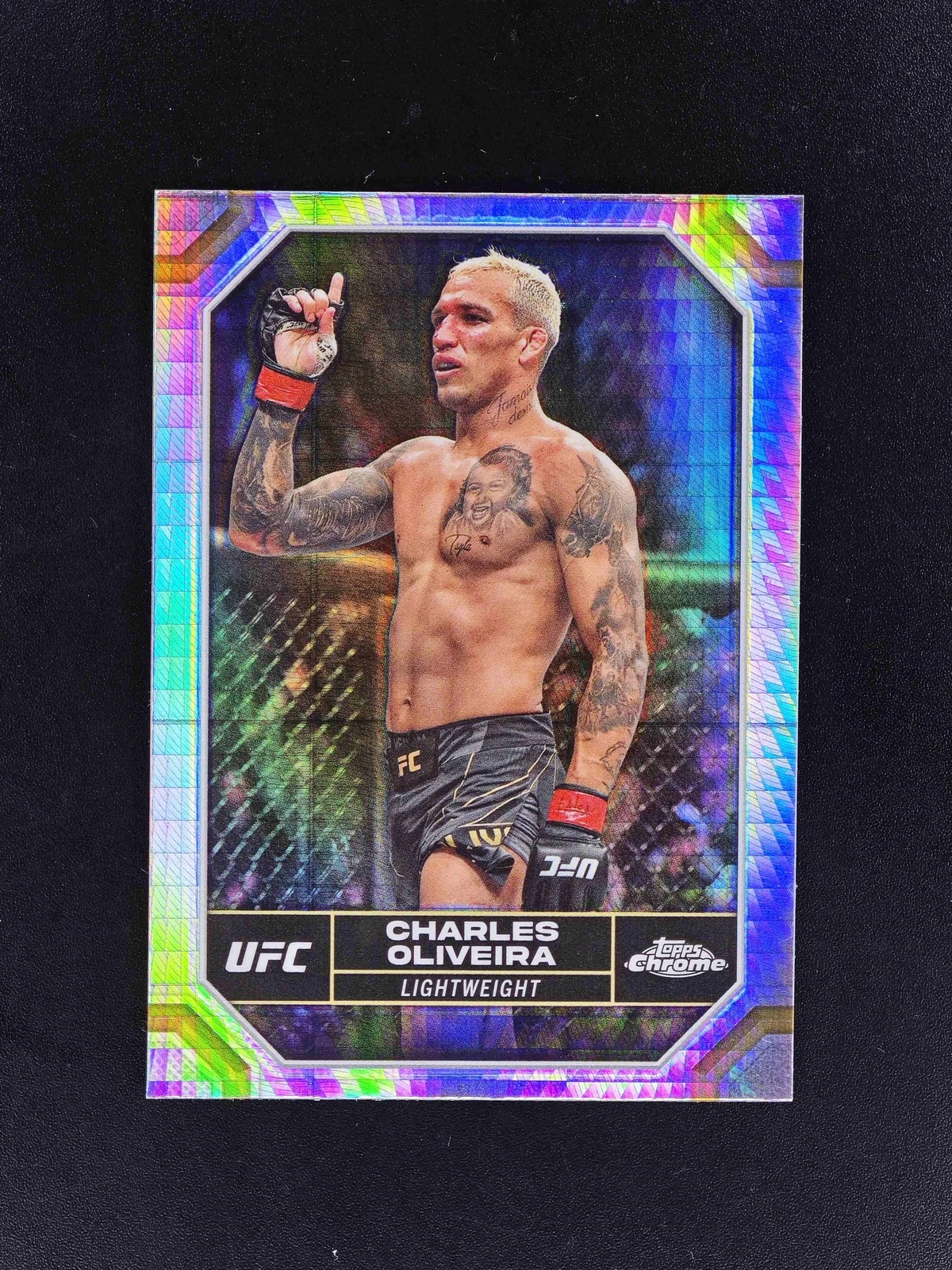 2024 Topps Chrome UFC Charles Oliveira Prism Q1L