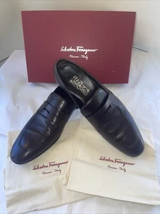 FERRAGAMO GIUSTO Mocassini penny in pelle di vitello per bambini~12D~$880~OTTIME CONDIZIONI - Foto 1 di 10