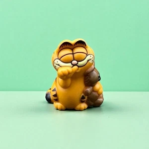 Vintage Garfield PVC Figure Toy Sucking Thumb Holding Pooky Bear 1981 Hong Kong - Picture 1 of 10