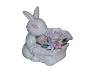 VINTAGE PORCELAIN MINIATURE EASTER BUNNY WAGON FLOWERS WHITE PASTELS - Picture 1 of 5