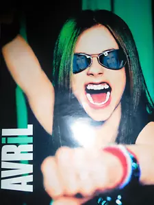 AVRIL LAVIGNE 32 POSTER SAMMLUNG - Picture 1 of 24