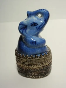 Portapillole portapillole in metallo figura elefante blu in porcellana - Foto 1 di 7