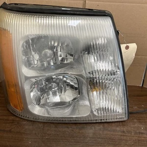 03-06 CADILLAC ESCALADE OEM RH PASSENGER SIDE HEADLIGHT ASSEMBLY - Picture 1 of 20