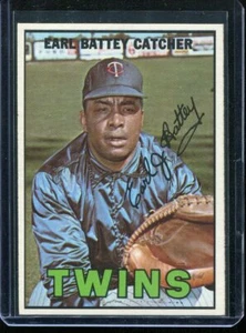 1967 Topps Baseball # 15 Earl Battey NM+ Near Mint Plus - Picture 1 of 2