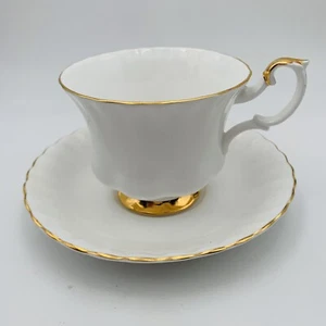 Royal Albert Tea Cup and Saucer Val D'or White Gold England Fine Bone China - Picture 1 of 12