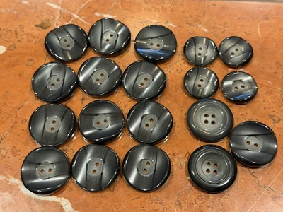 LOTE MIXTO 19 BOTONES VINTAGE CÓNCAVOS NEGROS GRIS LUCITE RAYAS 1" REDONDOS USADOS EN EXCELENTE ESTADO Foto 1 de 4