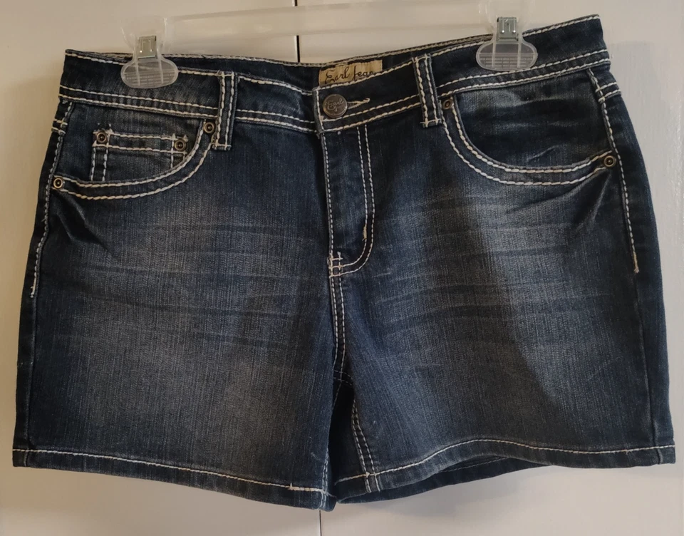 Shorts jeans Earl azul cintura baixa tamanho 8 cintura 32 bolsos femininos juniores - Imagem 1 de 4