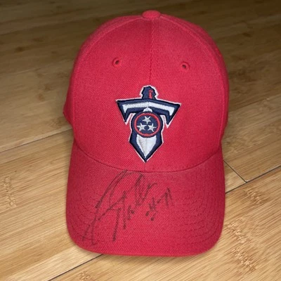 De Colección Puma Tennessee Titans Rojo ALT Espada Autógrafo Firmado Ajustado 7 1/4 Sombrero Lana Foto 1 de 4