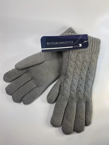 Grey Womens Small Plush Knit Gloves, New With Tags  - Picture 1 of 4