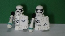  Two Lego Star Wars Minifigures  First Order STORMTROOPERS Shield & Baton 75166