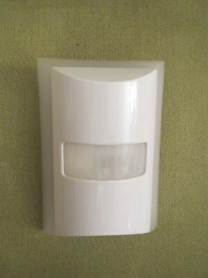 Luz nocturna GE LED Motion-Boost, aumenta de 3 a 60 lúmenes con detección de movimiento Foto 1 de 4