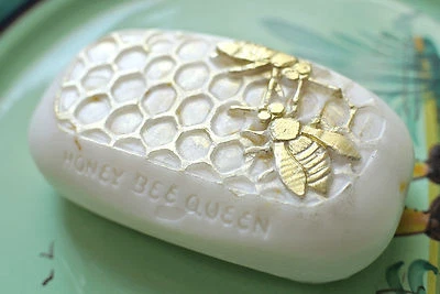 Silicone mold HONEY BEE QUEEN SOAP SILICONE MOULD  - Image 1 of 4