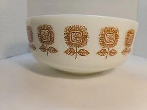 Vintage Federal Sunflower Milk Glass Serving Mixing Bowl 3 1/2 Qt Heat Proof - Picture 1 of 8